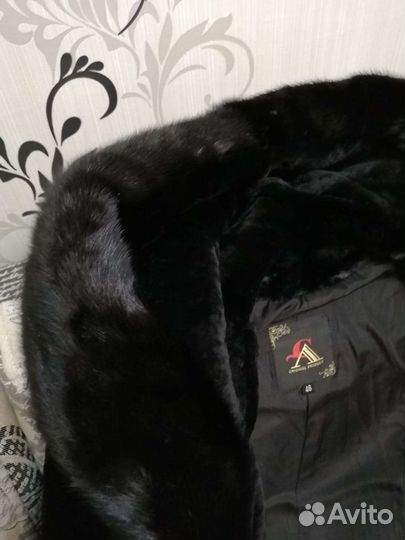 Шуба мутоновая с капюшоном