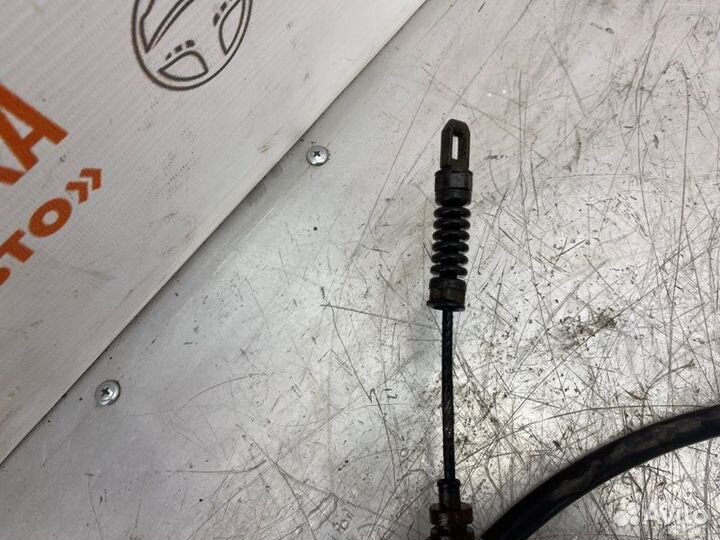 Трос стояночного тормоза правый Hyundai Sonata Nf