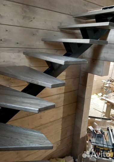 Лестница в коттедж