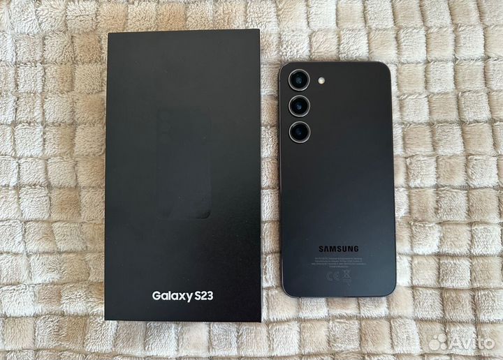 Samsung Galaxy S23, 8/256 ГБ