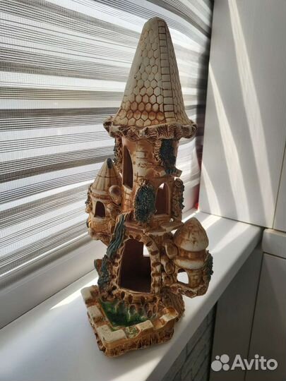 Замок для аквариума