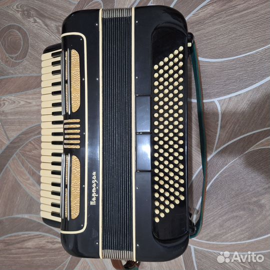 Аккордеон Красный партизан