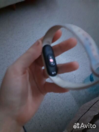 Продам часы Mi Band 5