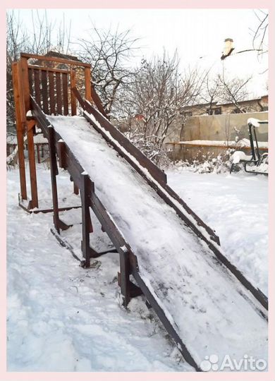 Зимняя горка деревянная ледянка