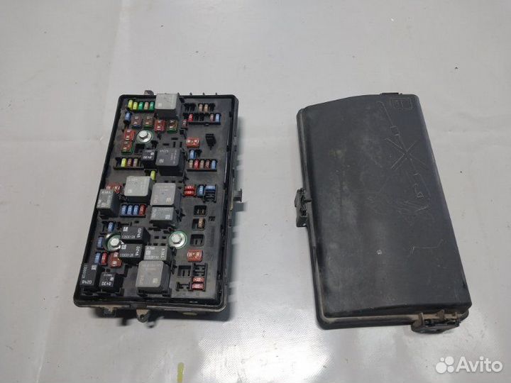 Блок предохранителей под капот Chevrolet Cruze