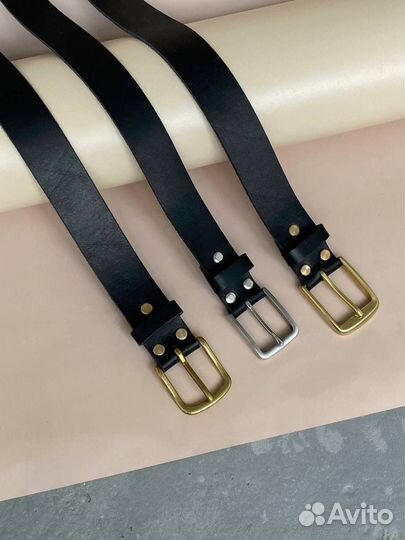 Черный кожаный ремень