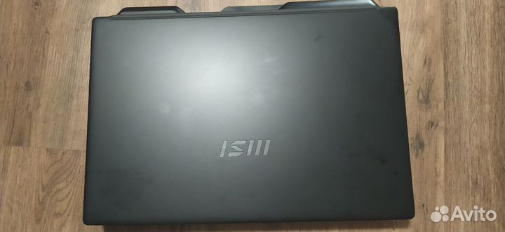 Ноутбук MSI modern 15 b5m-001xru