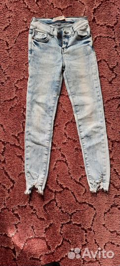 Джинсы