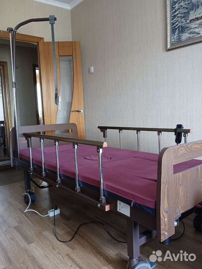 Медицинская кровать с электроприводом