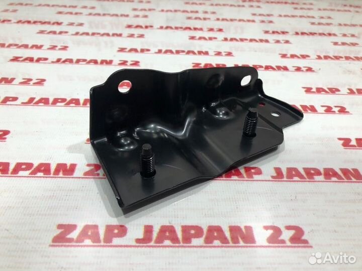 Кронштейн Toyota Land Cruiser 100