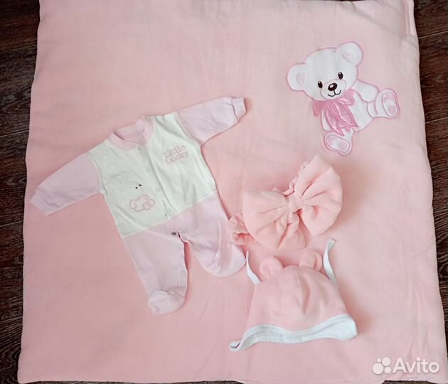 Комплект на выписку для девочки