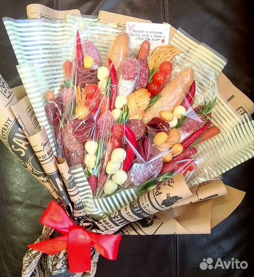 Мужской букет из колбасы, сыра, снеков