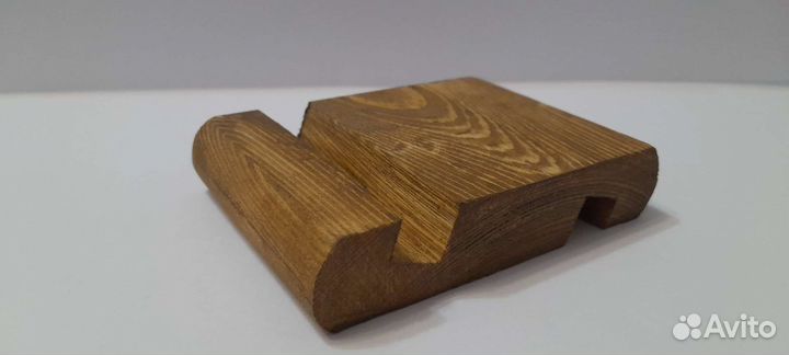 Подставка для телефона из дерева