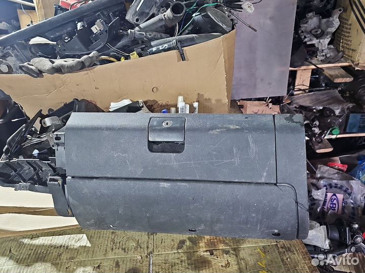 Бардачок для Volkswagen Polo 3 рест