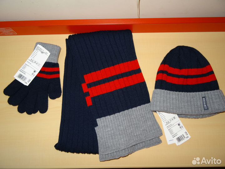 Шапка шарф перчатки, шлем р.54-56 новый