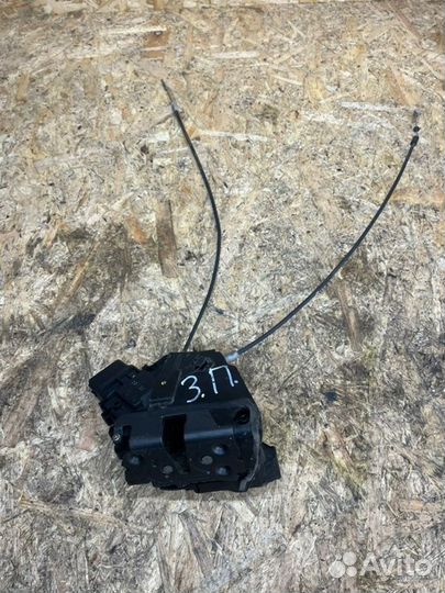 Замок двери задний правый Mazda 3 BK 2.0 2006