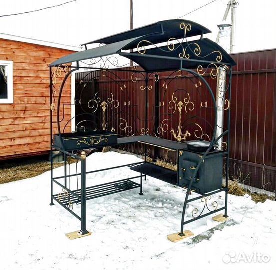 Беседка с мангалом