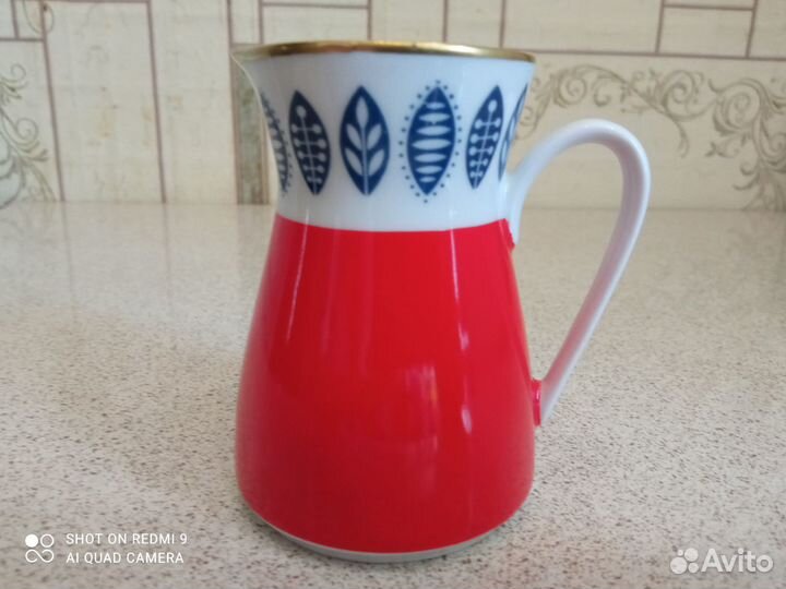 Изящный кофейный молочник с позолот Фарфор. Винтаж