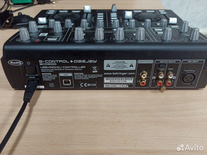 Dj контролер Behringer BCD3000