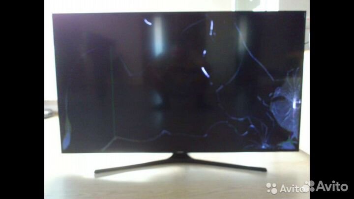 Битый Samsung UE55J6200AU