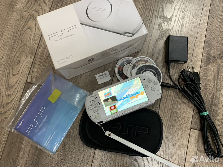 Sony PSP 3006 Pearl White 64gb 400+ игр (комплект)