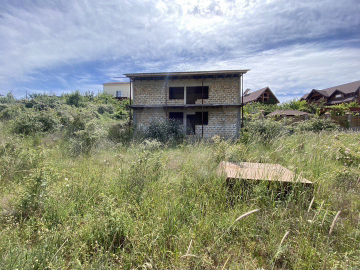 Дом 244 м² на участке 7,2 сот.