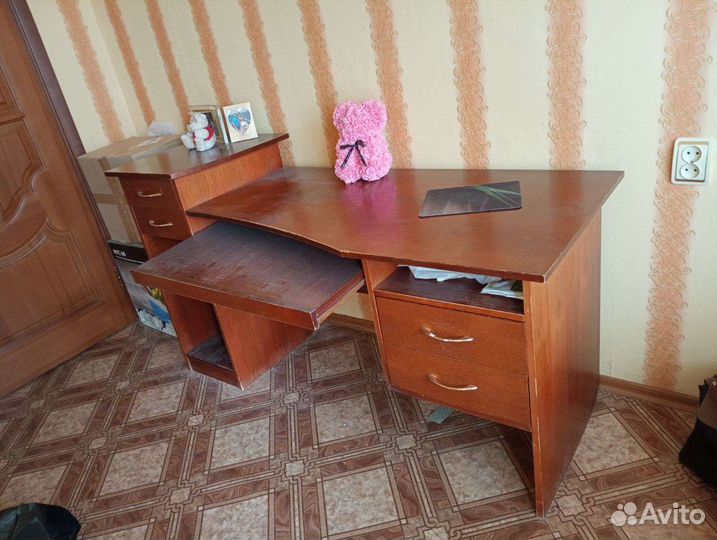 Компьютерный стол