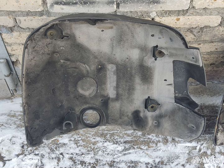 Крышка двигателя Фольксваген Туарег 2.5 дизель