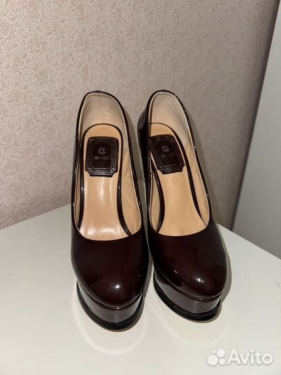 Туфли женские на высоком каблуке 36 р