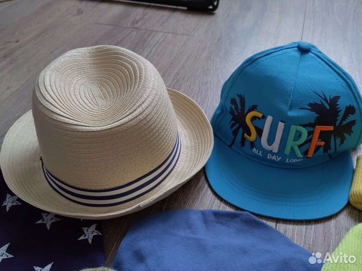 Много шапок, шляпа, кепка на 1,2,3 года