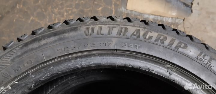 Goodyear Ultragrip Ice Arctic 225/45 R17