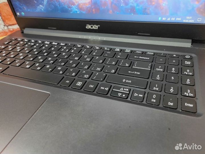 Ноутбук Acer с oзу 8 Гб и процессором Silver Обмен
