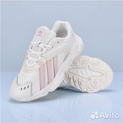 Кроссовки женские Adidas oztral