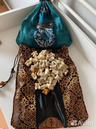 Шагай наадан- игра в кости