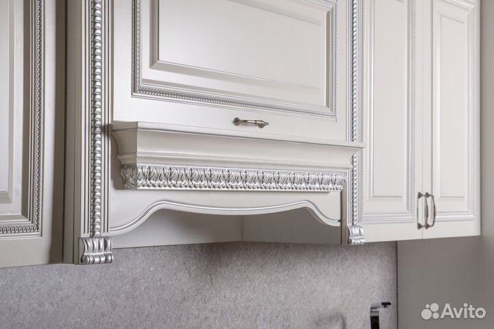 Кухонный гарнитур Аманта белый/серебро