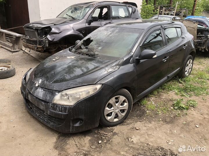 В разборе Renault Megane 3