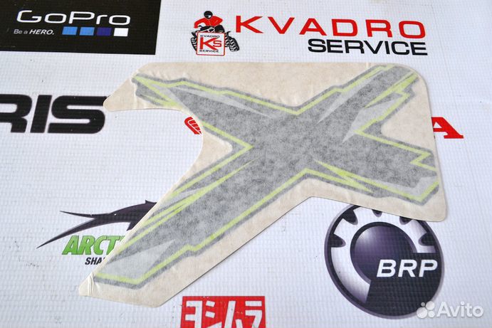Наклейка правая BRP Can-Am 704904320