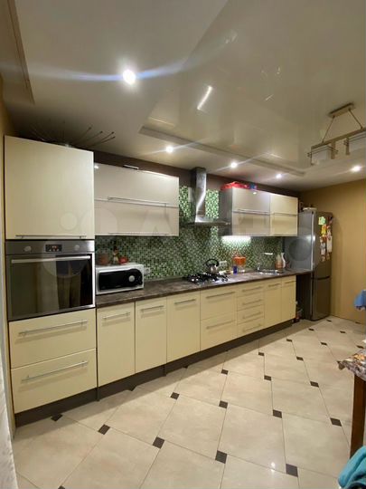 2-к. квартира, 65 м², 10/10 эт.