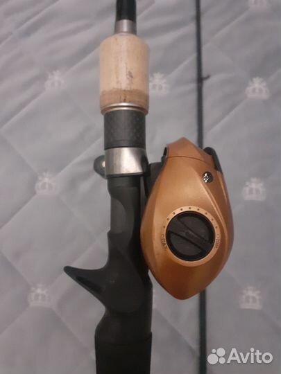 Кастинговый спиннинг с катушкой shimano