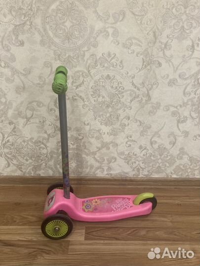 Самокат трехколесный