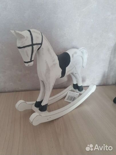 Статуэтка лошадка