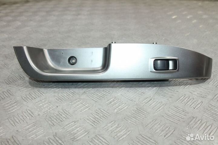 Блок стеклоподъемника левый Mitsubishi Airtrek