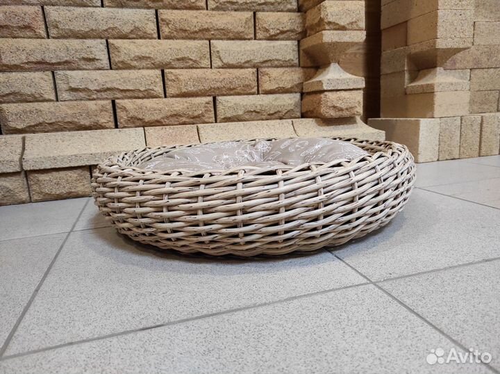 Лежанка для собак для кошек новая