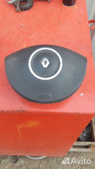 Подушка безопасности в руль Renault Scenic 2 K4M