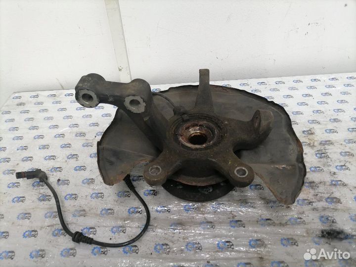 Кулак поворотный передний правый Mercedes B-Klass