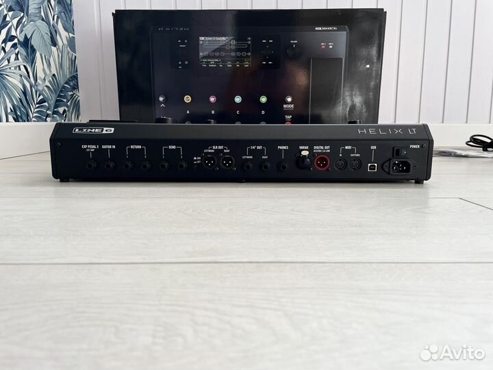 Гитарный процессор Line 6 Helix LT
