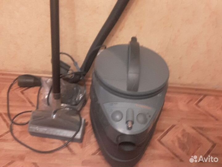 Моющий пылесос Philips
