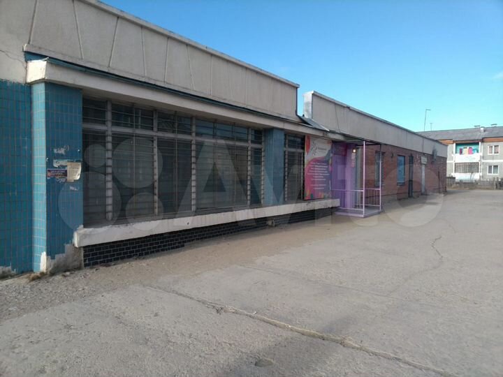 Торговая площадь 587,3 м²