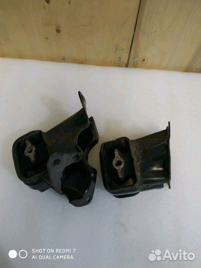 Опоры двигателя Jeep Grand Cherokee 2005 г
