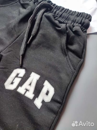 Костюм для мальчика GAP